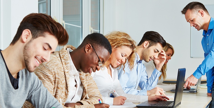 Social innovation and education at heart of plans to boost European entrepreneurship Social innovation and education at heart of plans to boost European entrepreneurship