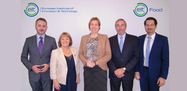 L-r: Krzysztof Klincewicz, Christine Williams, Ellen de Brabander, Peter van Bladeren, Thomas Hofmann